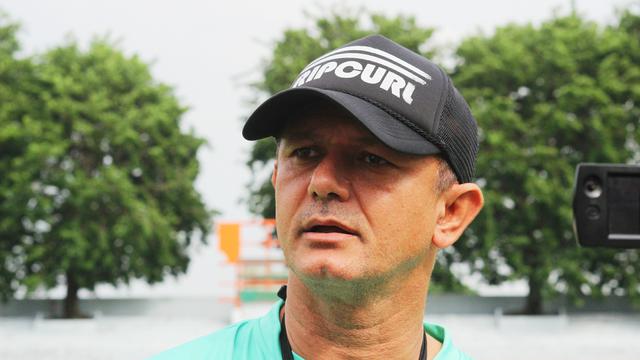 Pelatih Madura United, Gomes de Oliveira