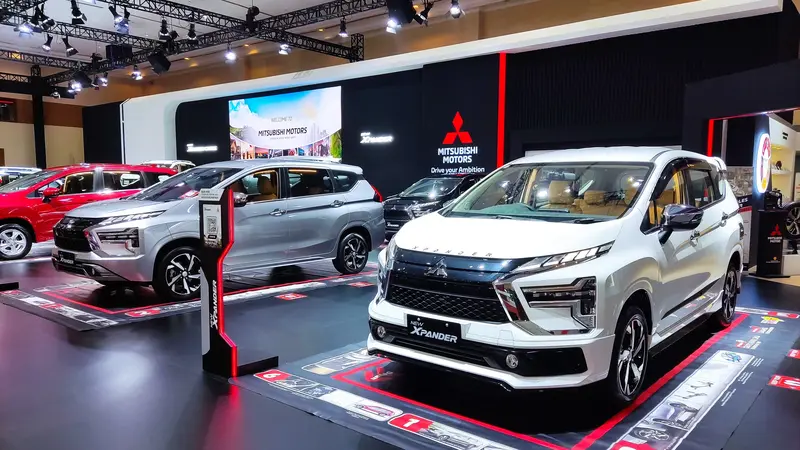 Mitsubishi Xpander Ultimate CVT dengan opsi aksesori bodykit pada acara Jakarta Auto Week 2022