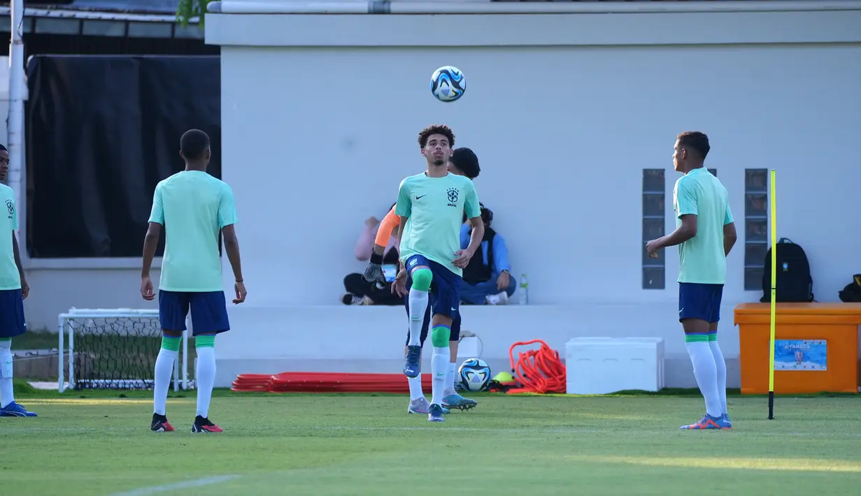 Spanyol merupakan juara Grup B yang tidak terkalahkan. Sedangkan Jepang adalah penghuni Grup D yang lolos ke babak 16 besar melalui jalur peringkat ketiga terbaik. (Doc. LOC WCU17/RKY)