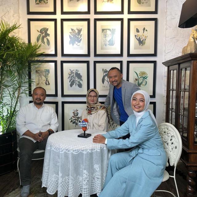 Ronal Surapradja Sering Ditemani Ibunda Usai Gugat Cerai Istri, Ini 5 Potret Kebersamaannya