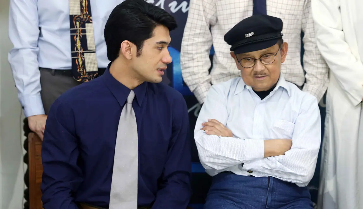 "Bakatnya ada, muda dan cerdas, jadi pilihannya jatuh ke Chelsea Islan,” kata peraih Piala Citra 2009 dalam film 'Perempuan Berkalung Sorban' kategori Pemeran Pendukung Pria Terbaik beberapa waktu lalu. (Nurwahyunan/Bintang.com)