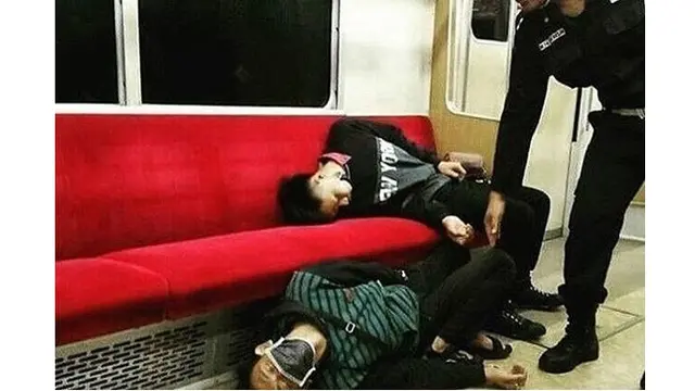 7 Drama Netizen Saat di KRL Ini Bikin Geleng Kepala