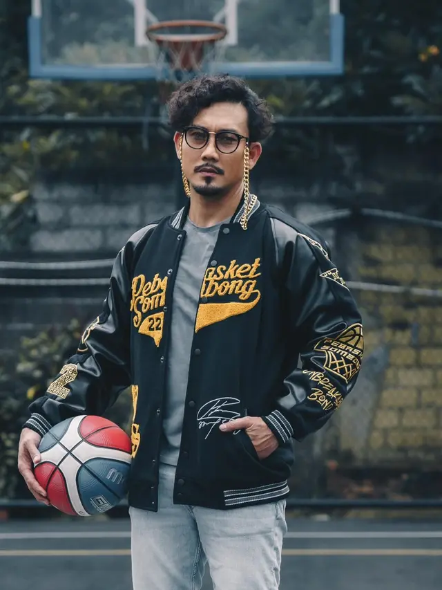 8 Potret Terbaru Denny Sumargo Usai Cukur Kumis dan Jenggot, Disebut Bak Oppa Korea