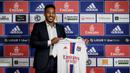 Corentin Tolisso menjadi pemain Lyon lainnya yang memutuskan untuk pulang kampung. Gelandang asal Prancis tersebut balik ke Groupama Stadium setelah kontraknya bersama Bayern Munchen berakhir. Tolisso sebelumnya meninggalkan Lyon untuk bergabung dengan Bayern pada tahun 2017. Ketika itu, Tolisso ditebus dengan mahar sebesar 41,5 juta euro. Selama berseragam Die Roten, Tolisso mencatatkan 118 pertandingan dengan mencetak 21 gol dan 15 assist. Ia juga memenangkan lima gelar Bundesliga dan satu Liga Champions. (AFP/Jeff Pachoud)