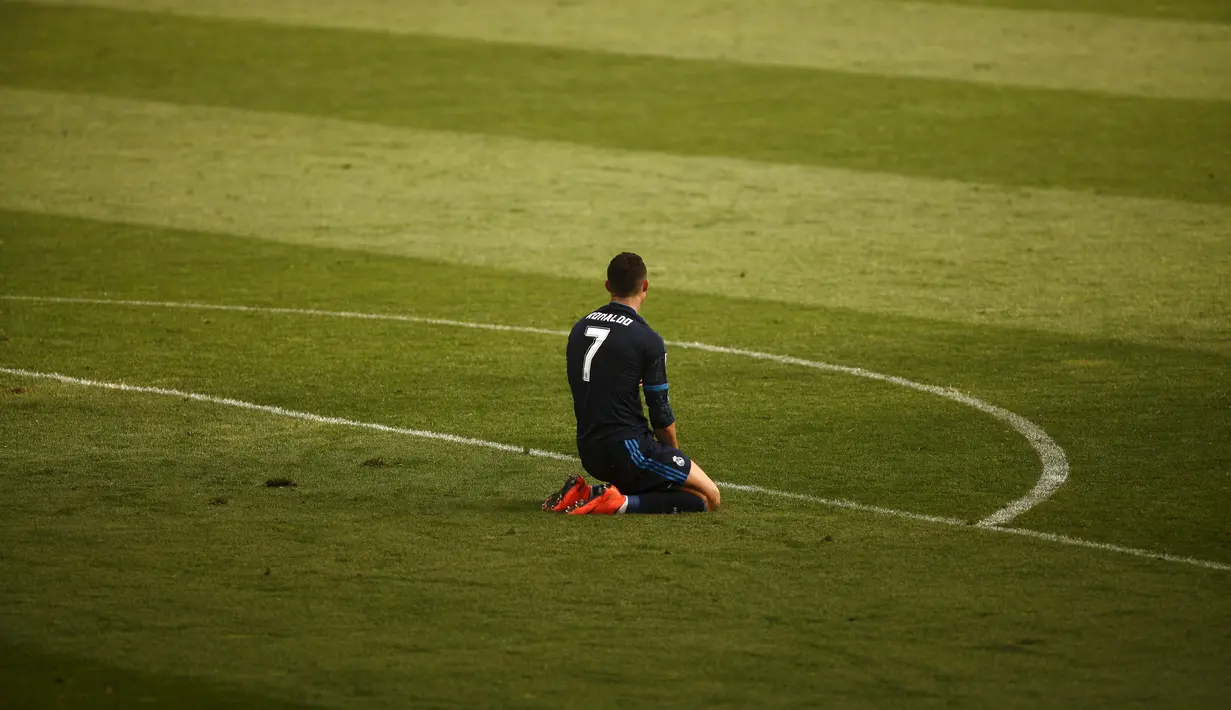 Reaksi Cristiano Ronaldo setelah gagal memanfaatkan peluang di depan gawang Malaga dalam laga La Liga Spanyol di Stadion La Rosaleda, Malaga, (21/2/2016). (Reuters/Jon Nazca)