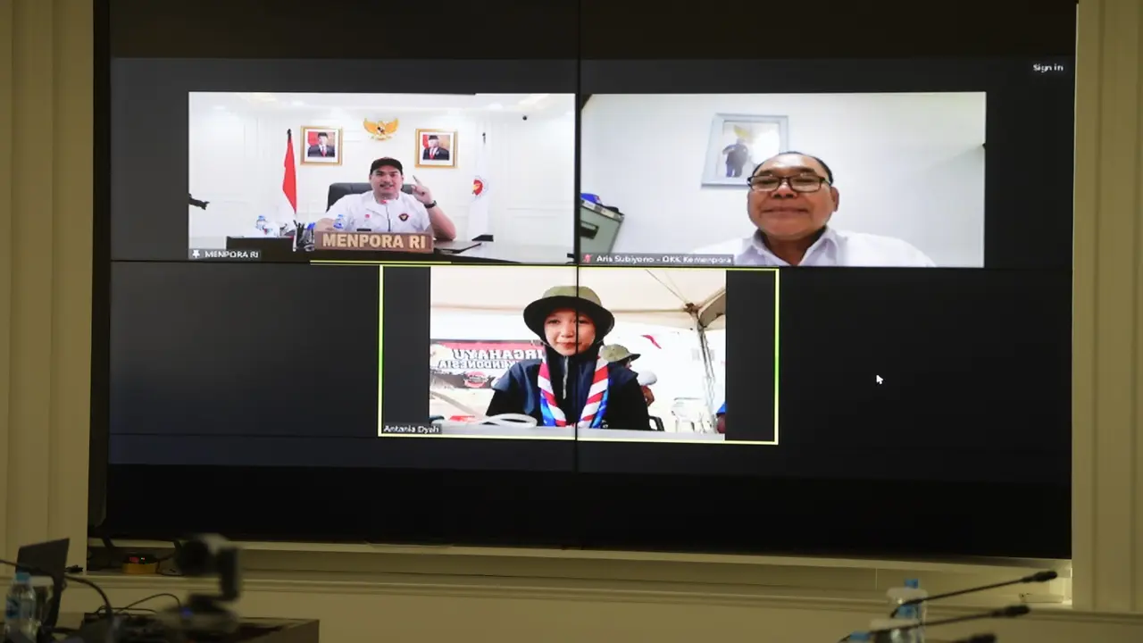 Menteri Pemuda dan Olahraga Republik Indonesia (Menpora RI) Dito Ariotedjo mengajak peserta Jambore Pramuka Dunia bernama Antania Dyah untuk berbincang-bincang melalui zoom, Senin (7/8) siang di Ruang Rapat, Lantai 10, Kemenpora (Istimewa)