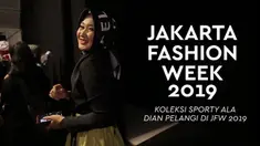 Koleksi Dian Pelangi yang mengusung tema sporty di Jakarta Fashion Week 2019.