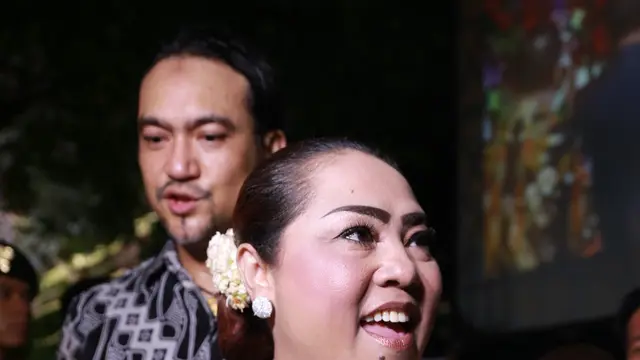 [Bintang] Nunung dan Suami