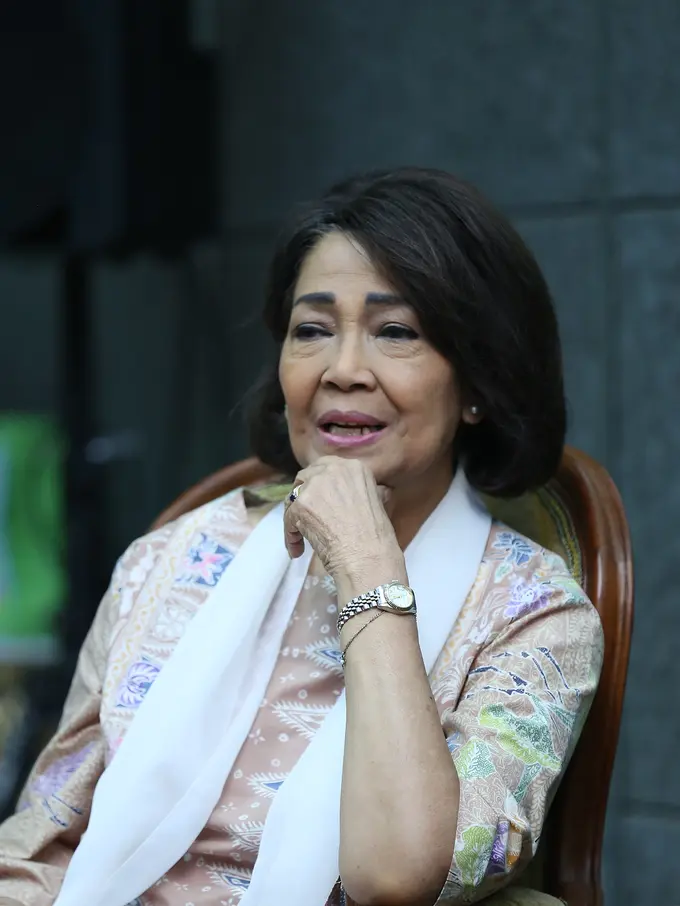 [Bintang] Aura Kecantikan Rima Melati Terpancar Meski Di Usia Senja