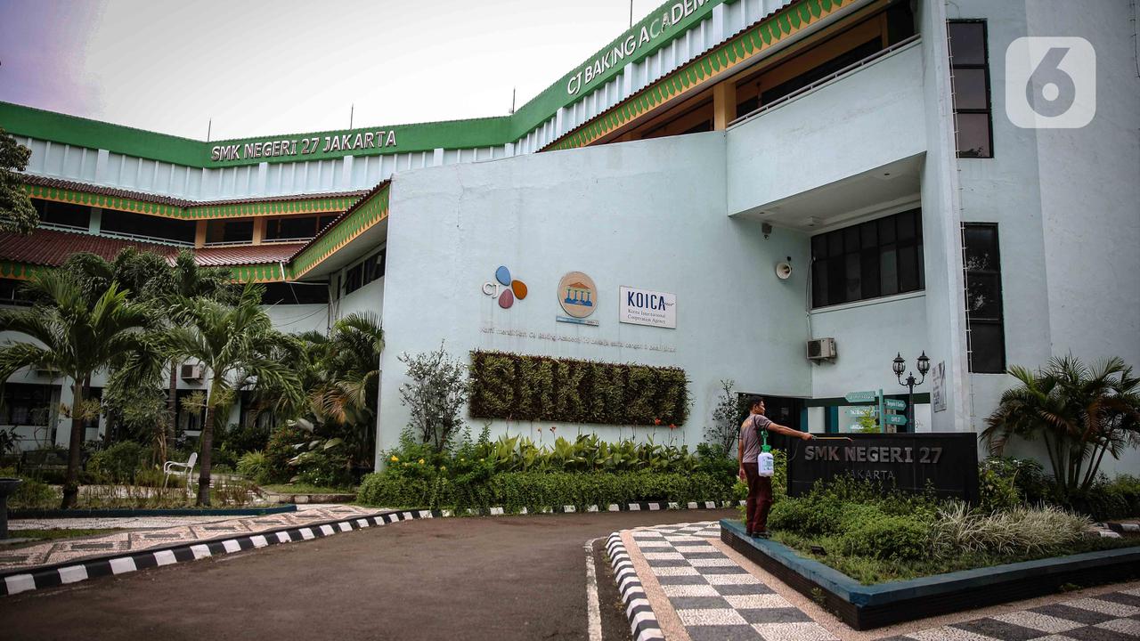 FOTO: DKI Siapkan Sekolah untuk Tempat Tinggal Tenaga Medis