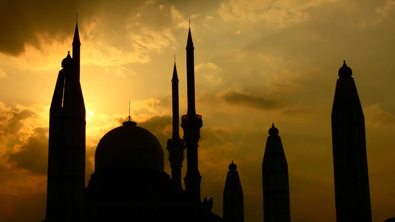 10 Masjid Bersejarah di Indonesia yang Menakjubkan