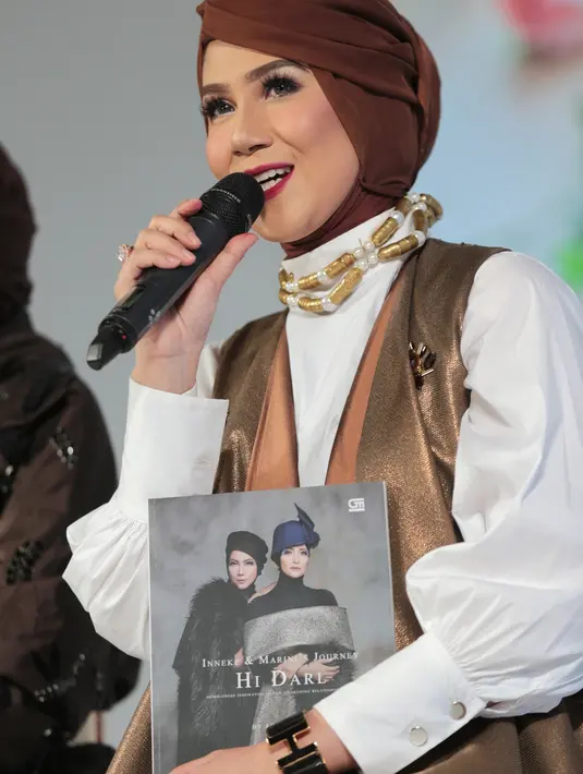 Artis senior Marini Zumarnis ikut berkomentar kedekatan putranya dengan Chelsea Islan. Sebagai orang tua, ia akan mendukung putranya saat memiliki teman baik. (Adrian Putra/Bintang.com)