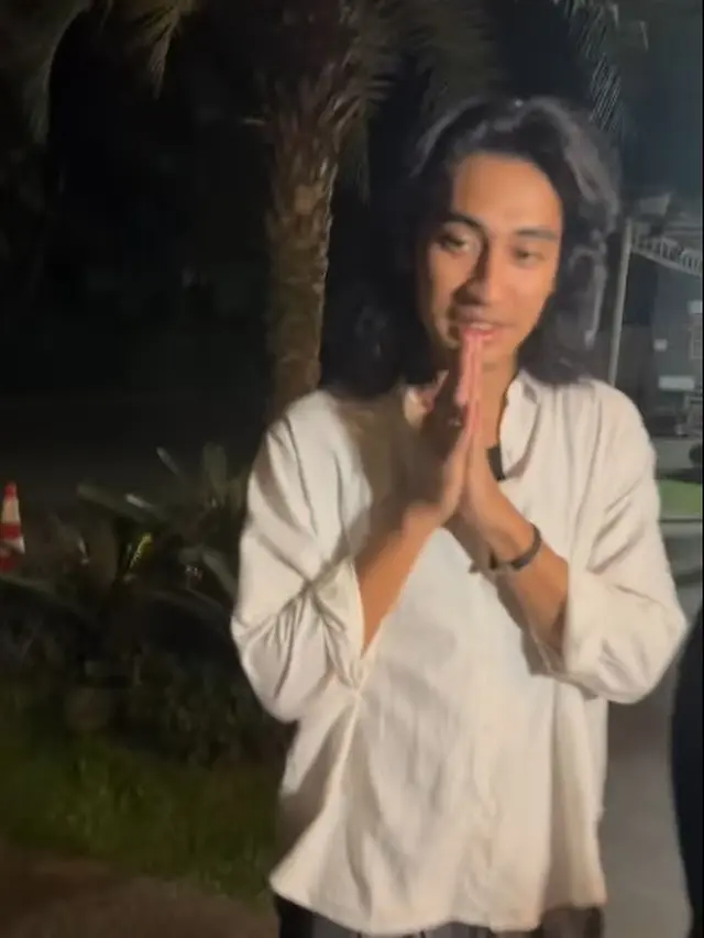 Raffi Ahmad menghadiahi Vespa untuk Abidzar. (Foto: Instagram/raffinagita1717)