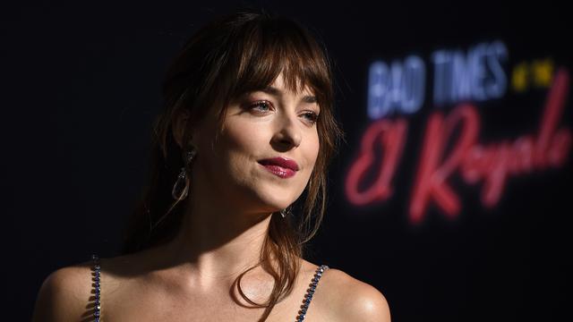 Pesona Dakota Johnson di Premier Bad Times at the El Royale
