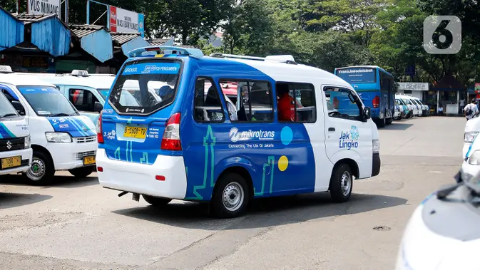 Lansia Luka Parah Ditabrak JakLingko, Sopir Dipecat