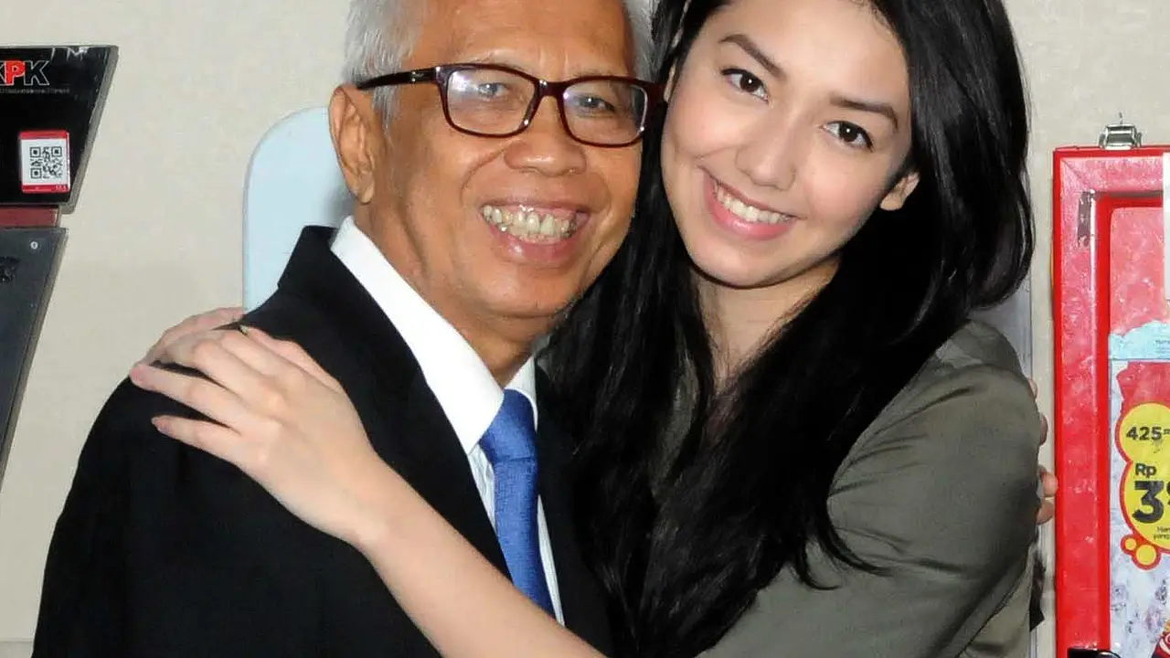 Velove Vexia dan OC Kaligis