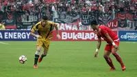 Pemain asing Mitra Kukar, Fernando Rodriguez Ortega (kiri). (Bola.com/Ronald Seger Prabowo)