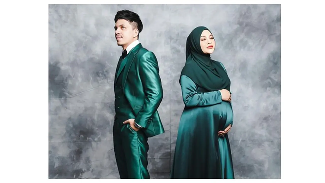 8 Potret Aurel Hermansyah dan Atta Halilintar saat Maternity Shoot, Tampil Memesona