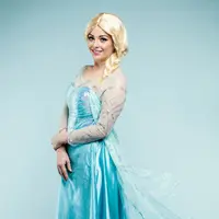 Demi menjadi putri Elsa, Sarah Chapman melakukan diet ketat hingga berhasil menurunkan berat badannya. 