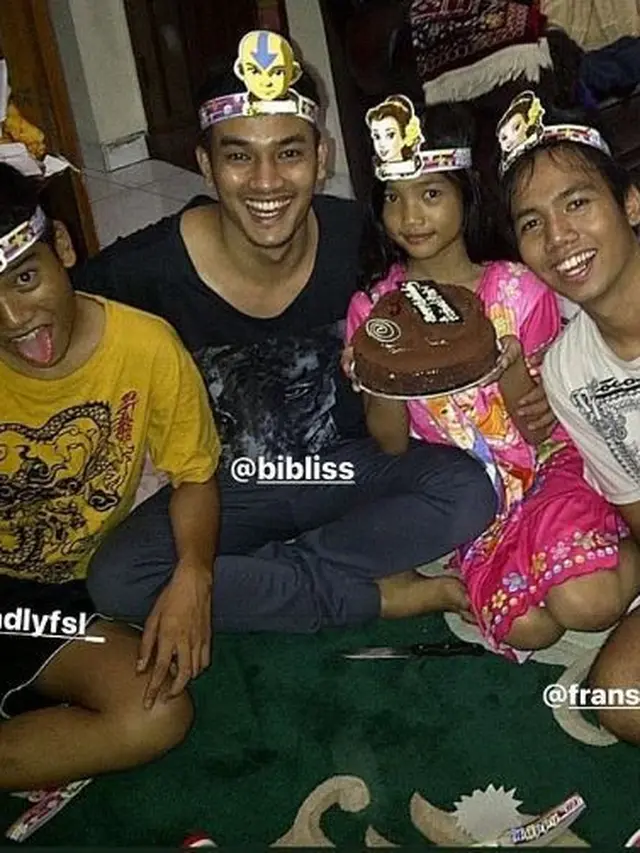 Genap 20 Tahun, Ini 7 Potret Masa Kecil Fuji An yang Menggemaskan