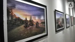 Sejumlah karya foto dalam Pameran Fotografi Cagar Budaya di Museum Nasional, Jakarta, Kamis (3/10/2019). Pameran tersebut diselenggarakan oleh Direktorat Cagar Budaya dan Permuseuman, Kementerian Pendidikan dan Kebudayaan bertema Cagar Budaya Bahagia. (merdeka.com/Iqbal Nugroho)