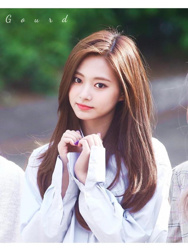 Tzuyu (Sumber: Instagram/queentzuyu/tzuyu.x/)