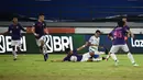 Pada laga yang digelar di Stadion Kapten I Wayan Dipta, Gianyar, Bali, Persib Bandung yang mengusung misi menunda kepastian Bali United menjadi kampiun BRI Liga 1 tampil anti klimaks di hadapan Persik Kediri. (Persib.co.id)