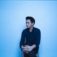 Bernuansa pop-ballad, Kemal Dave hadirkan single perdananya di industri musik.