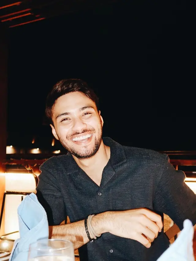 Refal Hady liburan di Yogyakarta