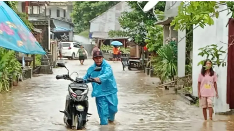 Banjir dan longsor terhadi di Kabupaten Minahasa Tenggara, Sulut, sejak pertengahan pekan ini.