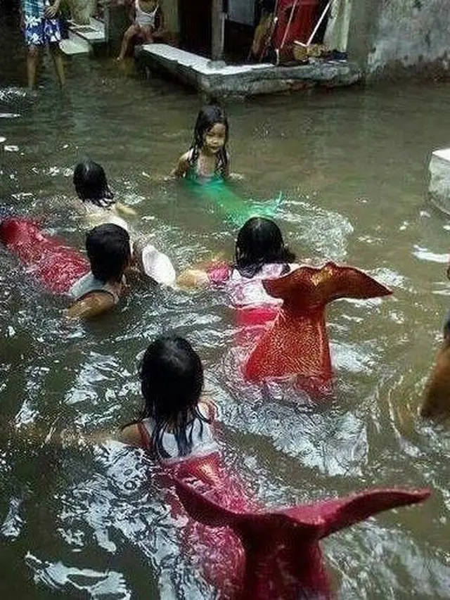 6 Kelakuan Absurd Bocah Mainan Bareng Teman Ini Bikin Tepuk Jidat