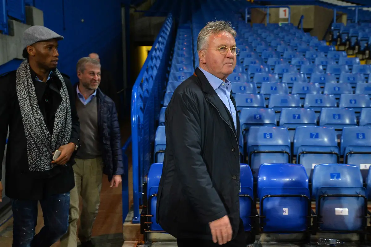 Kala Guus Hiddink Hadir di Stamford Bridge, Abramovic Ikut Senang