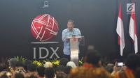 Menko Bidang Perekonomian, Darmin Nasution memberi sambutan saat membuka perdagangan saham perdana 2019 di Gedung BEI, Jakarta, Rabu (2/1). IHSG menguat 10,4 poin atau 0,16 persen ke 6.204 pada pembukaan perdagangan saham 2019. (Liputan6.com/Angga Yuniar)