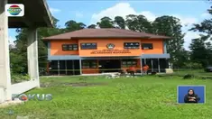 Densus 88 amankan tiga terduga teroris dan empat bom rakitan siap pakai di kampus Universitas Riau. Rencananya bom akan digunakan terduga untuk meledakkan DPRD Riau dan DPR RI.