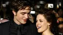 Tak bisa dipungkiri, pesona Robsten memang sangat kuat ketika mereka bertemu di lokasi syuting Twilight dan kemudian memutuskan untuk berpacaran. (IBTimes UK/Reuters)