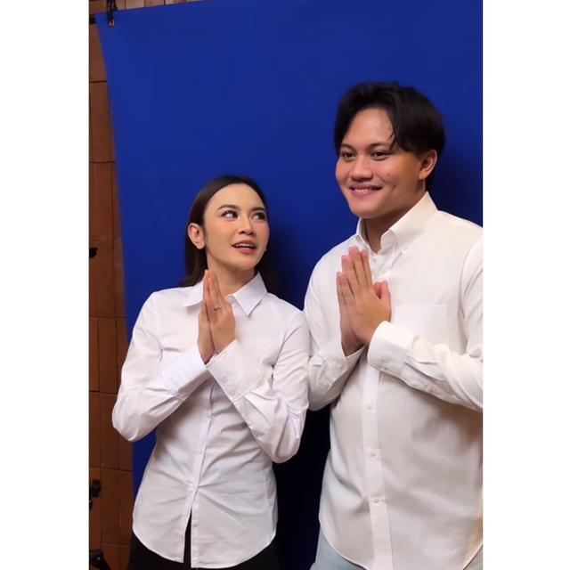 6 Momen Rizky Febian dan Mahalini Foto Latar Biru, Menikah 5 Mei Mendatang