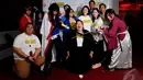 Cinemaholic berfoto bersama komunitas pencinta Anime saat nobar, Jakarta, Sabtu (13/9/2014) (Liputan6.com/Andrian M Tunay)