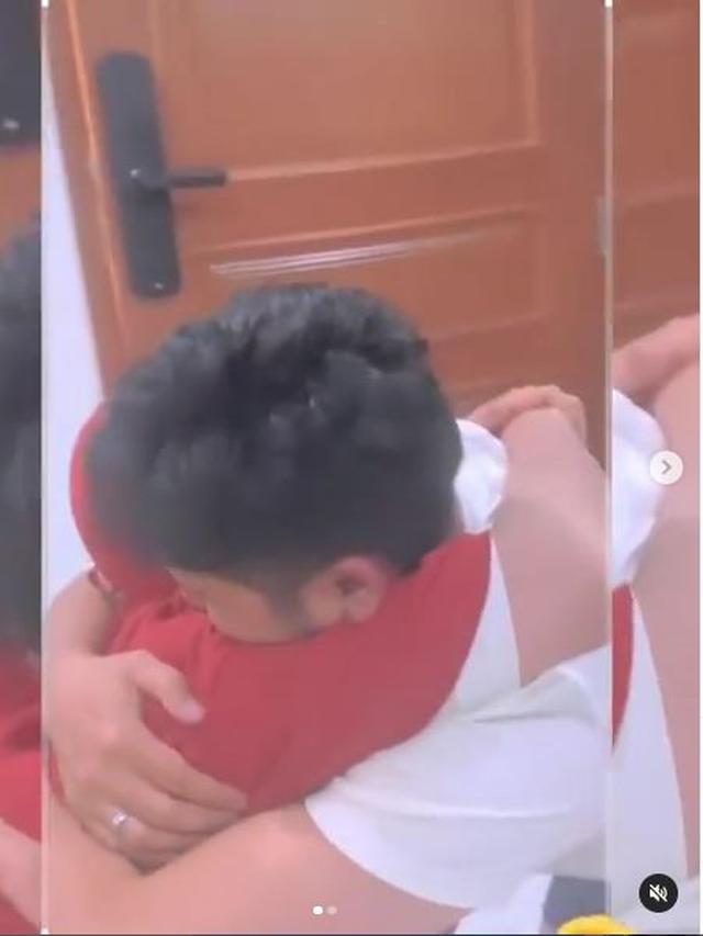 6 Potret Angga Wijaya Umumkan Kehamilan Istri, Penuh Haru Bahagia