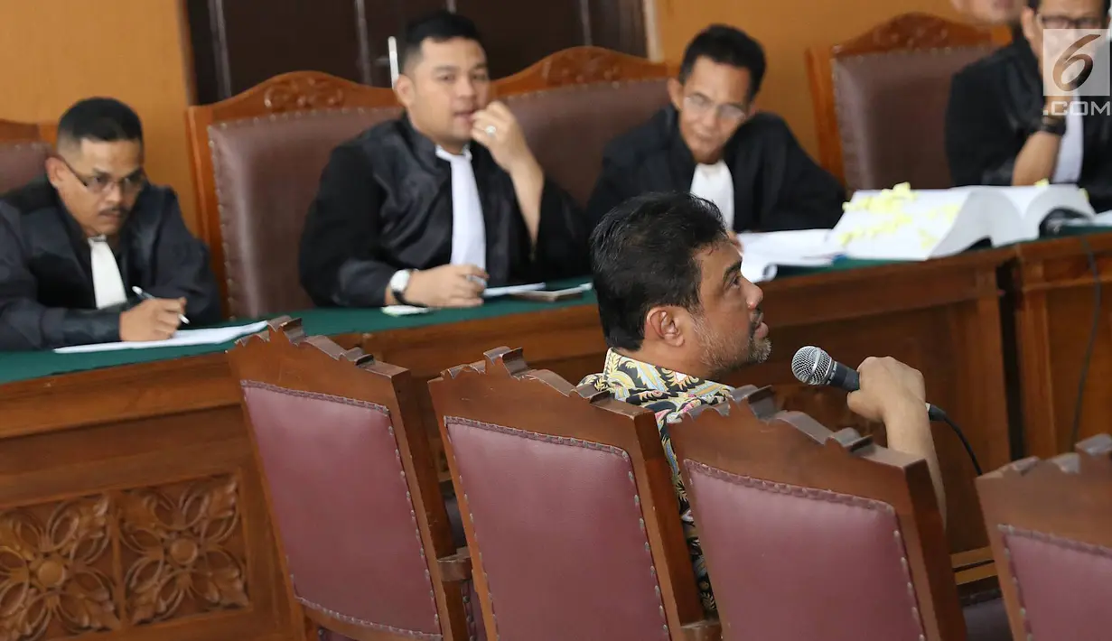 Presiden KSPI, Said Iqbal memberikan kesaksian dalam sidang kasus dugaan penyebaran berita bohong atau hoaks dengan terdakwa Ratna Sarumpaet di PN Jakarta Selatan, Selasa (9/4). Sidang beragenda mendengarkan keterangan sejumlah saksi, salah satunya yaitu Said Iqbal. (Liputan6.com/Immanuel Antonius)