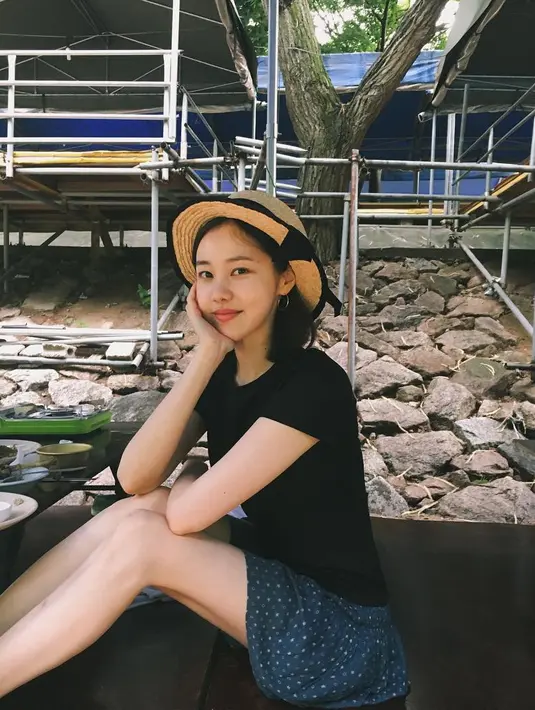 JYP mengungkapkan jika kontrak kerja Kim Ye Won sebenarnya sudah berakhir pada Mei 2018 silam. Akan tetapi, JYP baru mengakhiri urusan manajemen dengan Kim Ye On pada akhir Juni 2018. (Foto: instagram.com/__kimyewon)