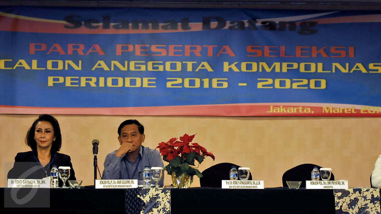 20160310-81 Calon Anggota Kompolnas Ikuti Tes Tertulis-Jakarta
