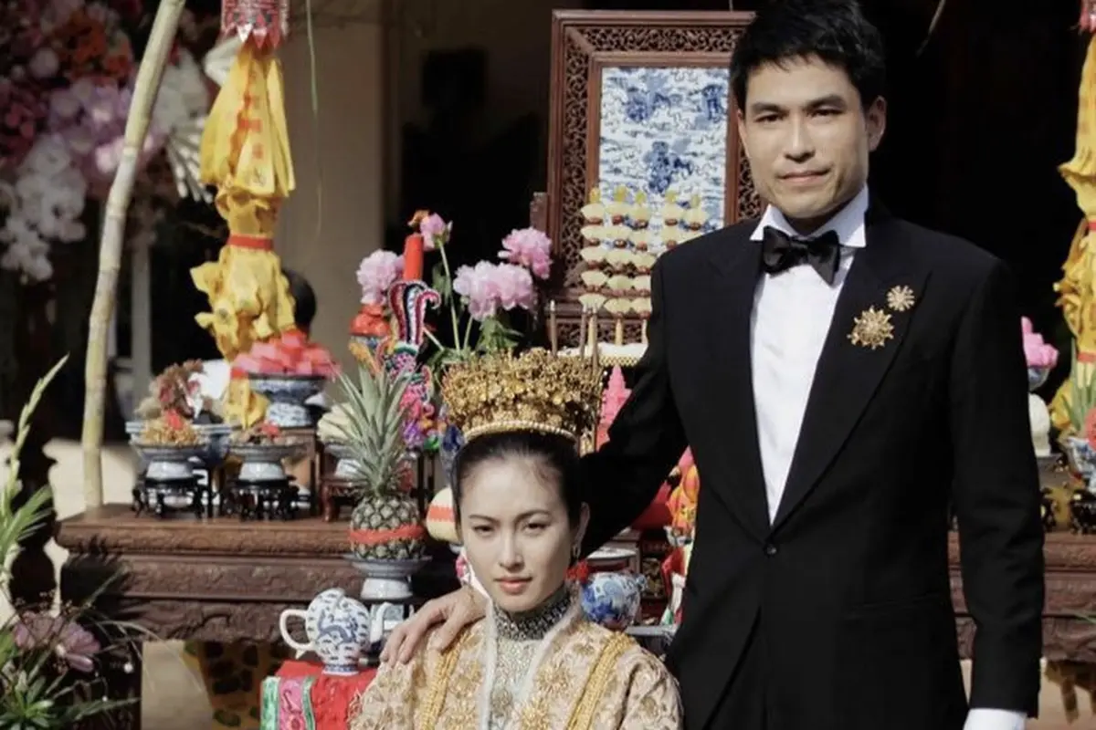 Nong Poy Transgender Thailand Resmi Menikah