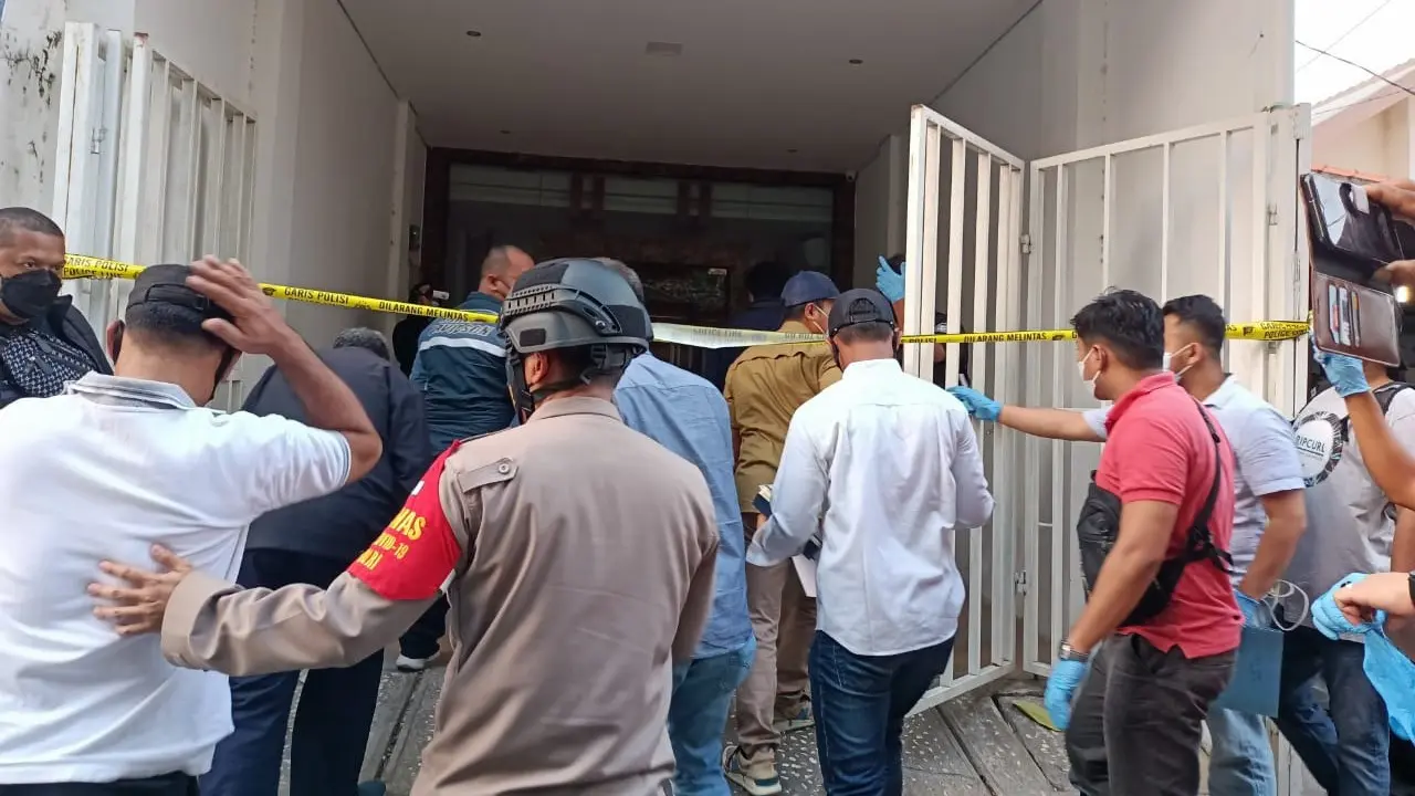 Polisi Lakukan Penggeledahan di Bekas Markas FPI