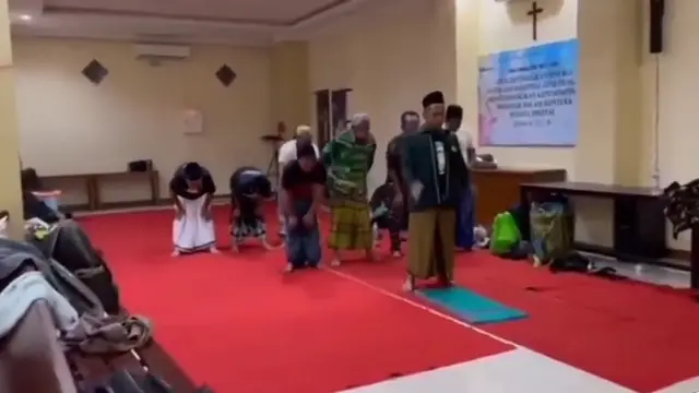 Peserta Capai Ribuan, Momen Jamaah Muslim Sholat di Gereja Sidoarjo Ini Viral