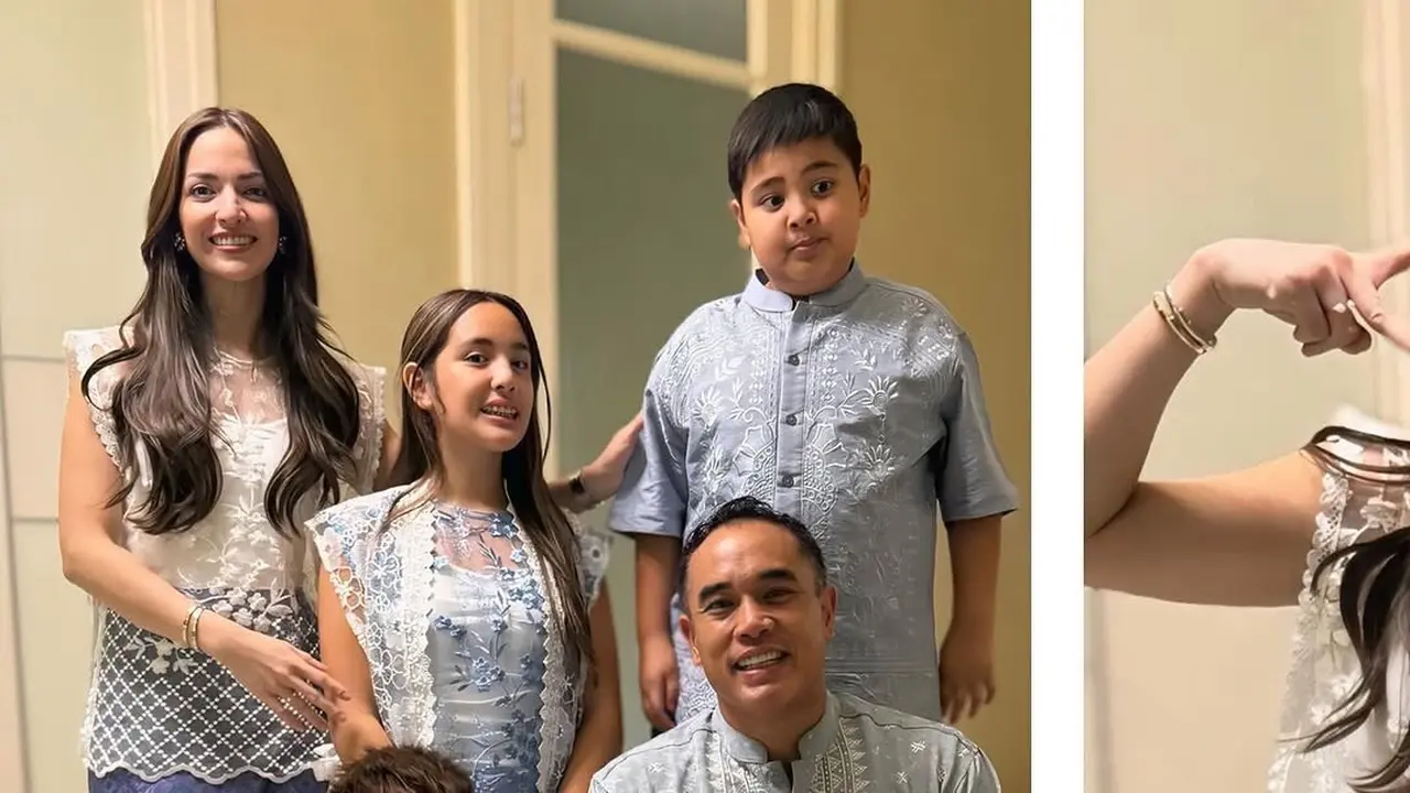 Gaya Kompak Keluarga Nia Ramadhani dalam Sarimbit Lebaran, Elegan dan Menawan!
