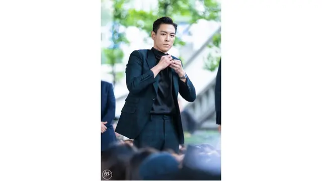 Kelabuhi Awak Media, Ini 7 Potret T.O.P Big Bang Saat Temui Fans Usai Wamil