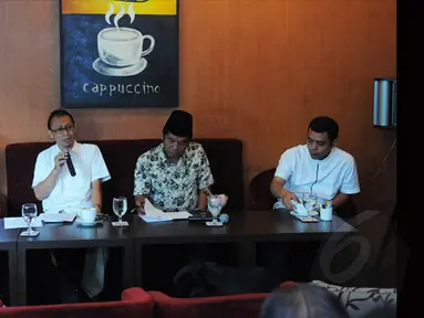 Gerakan Dekrit Rakyat Indonesia (GDRI) gelar diskusi bertajuk 'Pak Jokowi, Rakyat Bersamamu Jika..' , Jakarta, Sabtu (17/1/2015). (Liputan6.com/Faisal R Syam)