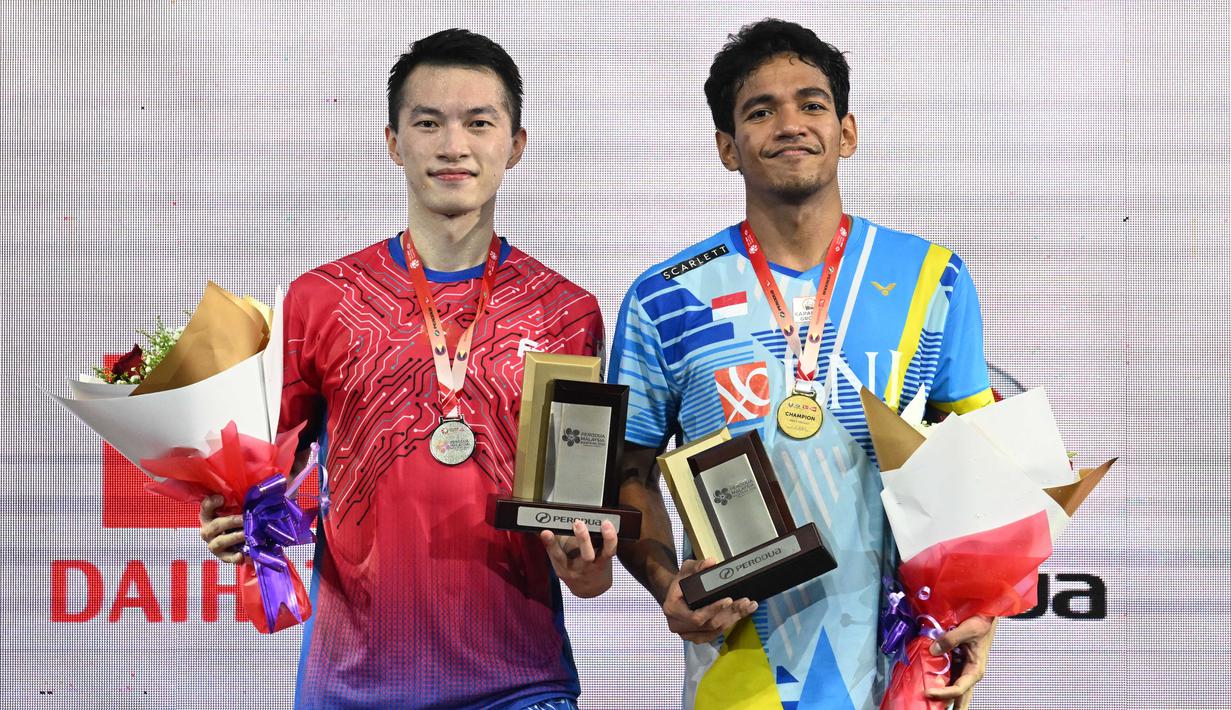Selain gelar pertama di BWF World Tour Super 500, Chico juga mencetak sejarah dengan menjadi pebulutangkis Papua pertama yang meraih gelar juara di ajang bulutangkis internasional. (AFP/Mohd Rasfan)