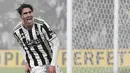 Dusan Vlahovic - Juventus mendatangkan bomber tajam Serie A ini dari Fiorentina dengan mahar fantastis yakni 81,6 juta euro atau setara Rp 1,3 triliun. Pemain asal Serbia itu telah mengemas dua gol untuk Nyonya tua. (Fabio Ferrari/LaPresse via AP)