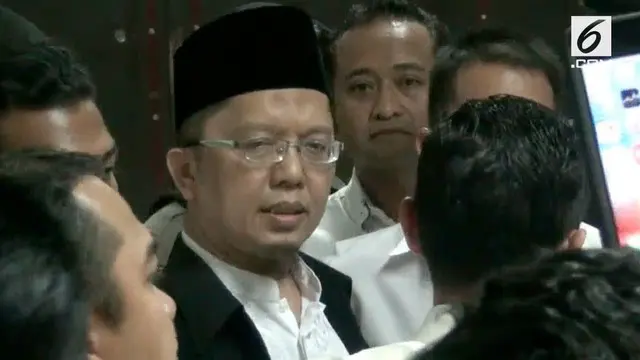 Penceramah ustaz Alfian Tanjung sempat menghirup udara bebas setelah eksepsinya dikabulkan majelis hakim Pengadilan Negeri Surabaya. 